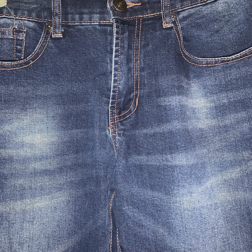 GENES Shop Jeans Mens 32x30‎ Bowery Slim Fit Blue Wash Whiskered Fading Logo EUC